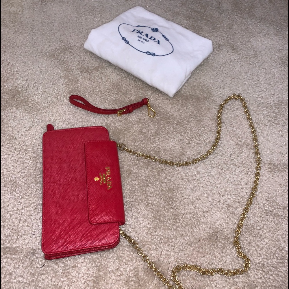 Red Prada wallet on chain